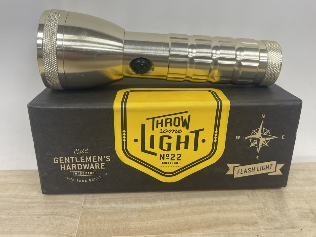 GENTLEMEN'S HARDWARE THROW SOME LIGHT FLASHLIGHT (1 of 2)