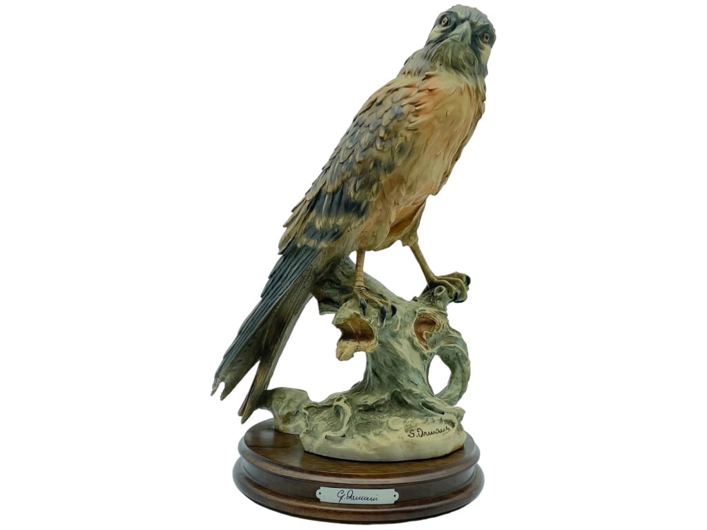 GIUSEPPE ARMANI HAWK SCULPTURE ON WOOD BASE 15": -GIUSEPPE ARMANI HAWK SCULPTURE ON WOOD BASE -Giuseppe Armani Large Hawk Figure On Wooden Base-SIZE: 15" X 9 -VERY GOOD CONDITION -JR BTQ DPLY 12/11 Bidders may pick up their items from the auction-ho