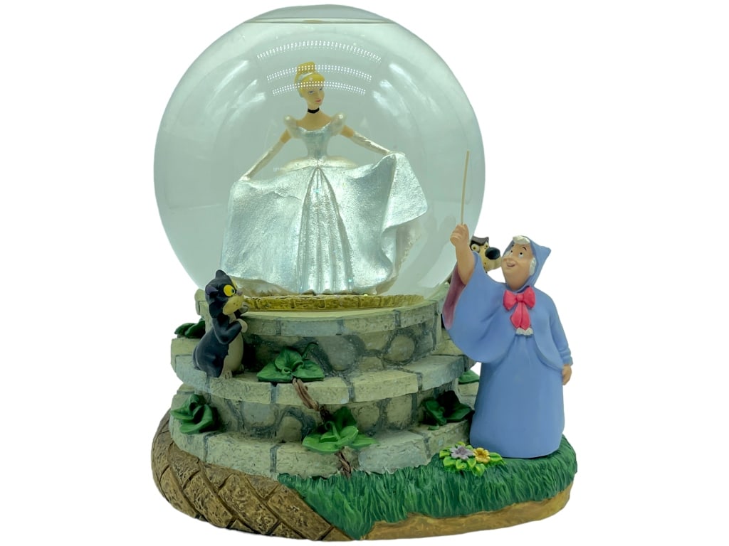 RETRO CINDERELLA MOTION MUSIC SNOW GLOBE 7" (1 of 4)