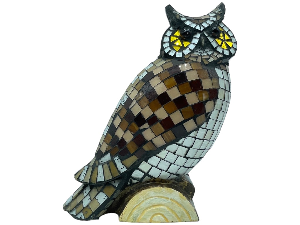 MOSAIC LIGHT UP OWL SCULPTURE 8.5": MOSAIC LIGHT UP OWL SCULPTURE-SIZE: 8.5" X 5 -VERY GOOD CONDITION -JR BTQ TOP CLS CSE 12/11 Bidders may pick up their items from the auction-house or have their items shipped.Appointments are required
