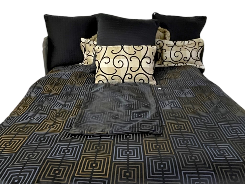 HOTEL COLLECTION QUEEN COMFORTER & PILLOW SET (1 of 10)