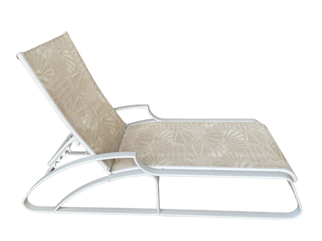TROPITONE OUTDOOR PATIO LOUNGE CHAIR 72" (1 of 6)
