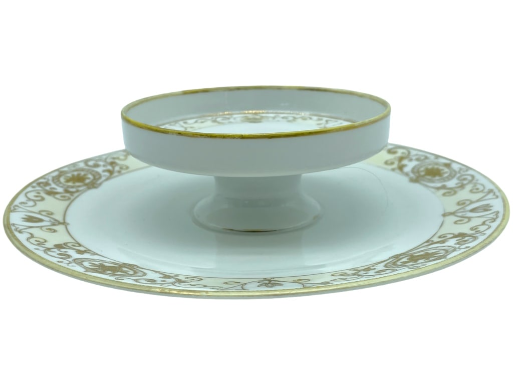 GOLD & WHITE NIPPON PORCELAIN CHIP & DIP TRAY 9": -VTG GOLD & WHITE NIPPON PORCELAIN CHIP & DIP TRAY-SIZE: 9"D-VERY GOOD PREOWNED CONDITION -JR BTQ BRN CAB 12/0 Bidders may pick up their items from the auction-house or have their items shipped.Appoin