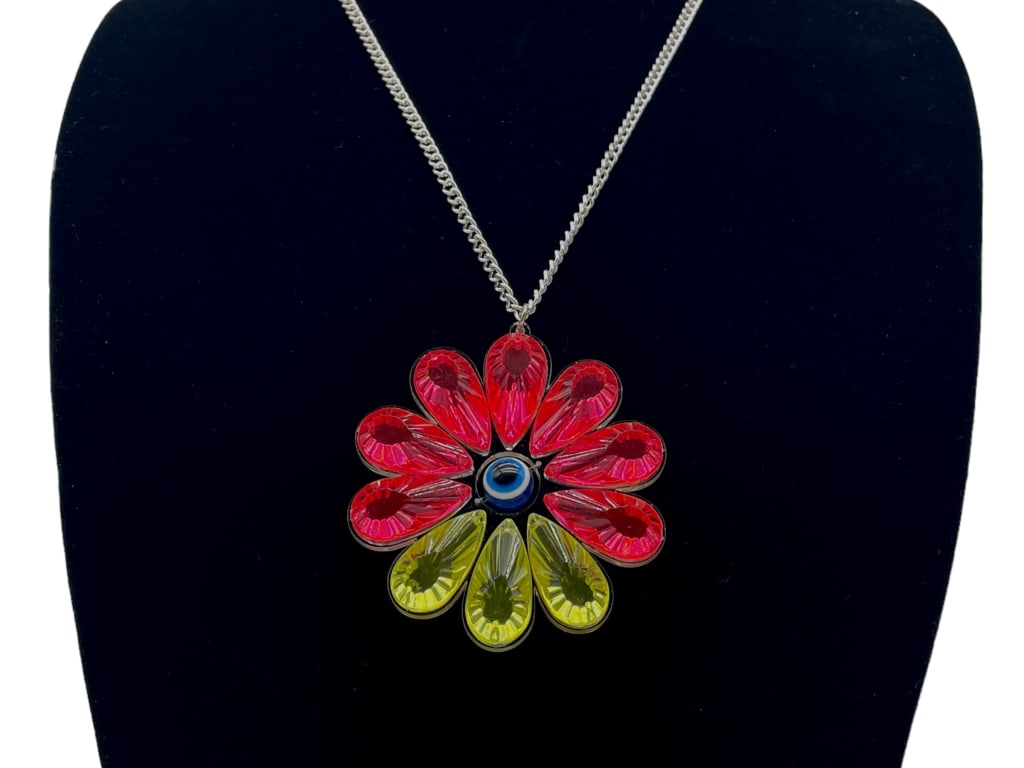 NEW TATTY DEVINE FLORAL LUCITE PENDANT NECKLACE 22 (1 of 4)