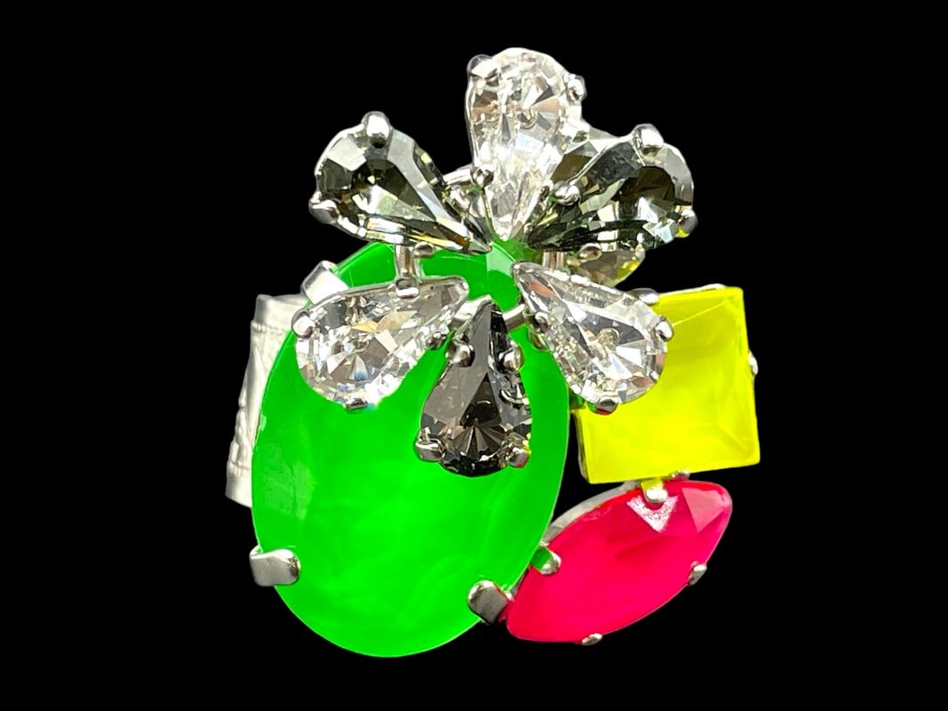 NEW! PHILIPPE FERRANDIS PARIS NEON STATEMENT RING: NEW! PHILIPPE FERRANDIS PARIS NEON STATEMENT RING-PALM BEACH RETAIL $630-ADJUSTABLE SIZE ONE SIZE FITS ALL-NEW UNUSED CONDITION WITH TAGS-DP121523BOX1 Bidders may pick up their items from the auction-
