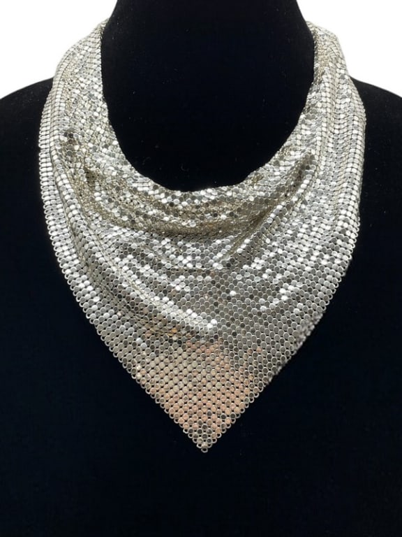 VINTAGE SILVER STATEMENT BIB NECKLACE (1 of 10)