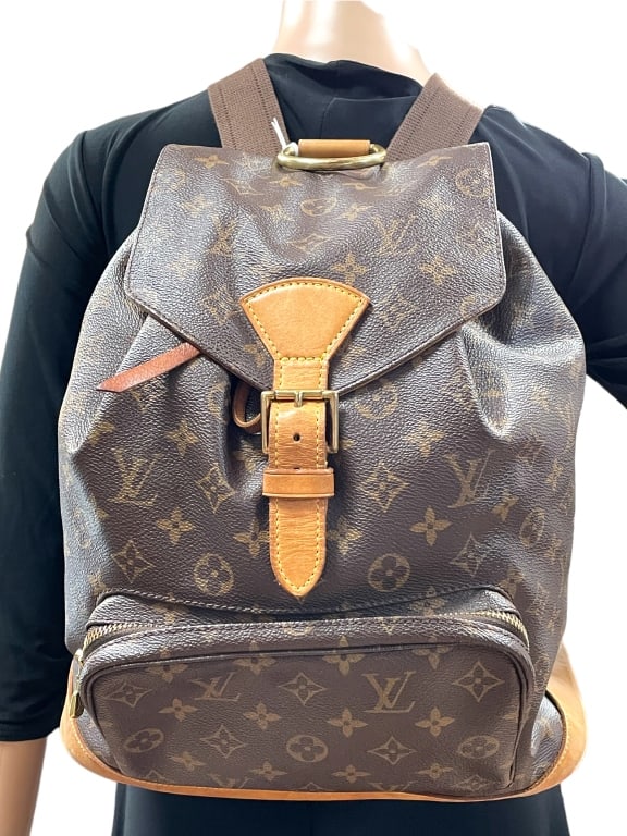 LOUIS VUITTON MONTSOURIS GM BACKPACK (1 of 6)