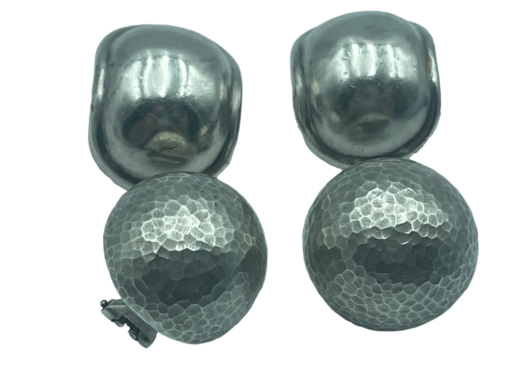 2 PAIRS OF STERLING SILVER BUTTON CLIP EARRINGS: 2 PAIRS OF STERLING SILVER BUTTON CLIP EARRINGS -47.4 G