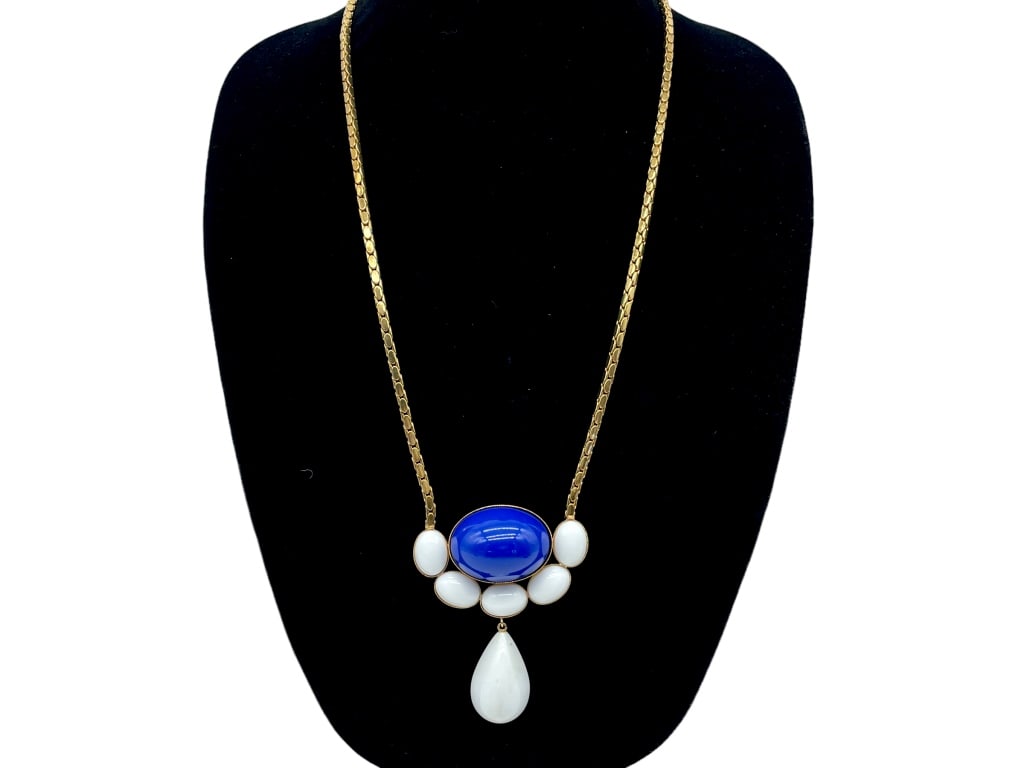 PHILIPPE FERRANDIS EVENING STATEMENT NECKLACE $235: -PHILIPPE FERRANDIS STATEMENT NECKLACE WITH WHITE AND COBALT BLUE ON GOLD NECKLACE-NEW -RETAIL $235-MATCHING BRACELET IN NEXT LOT -JR SR 11/06 Bidders may pick up their items from the auction-house or