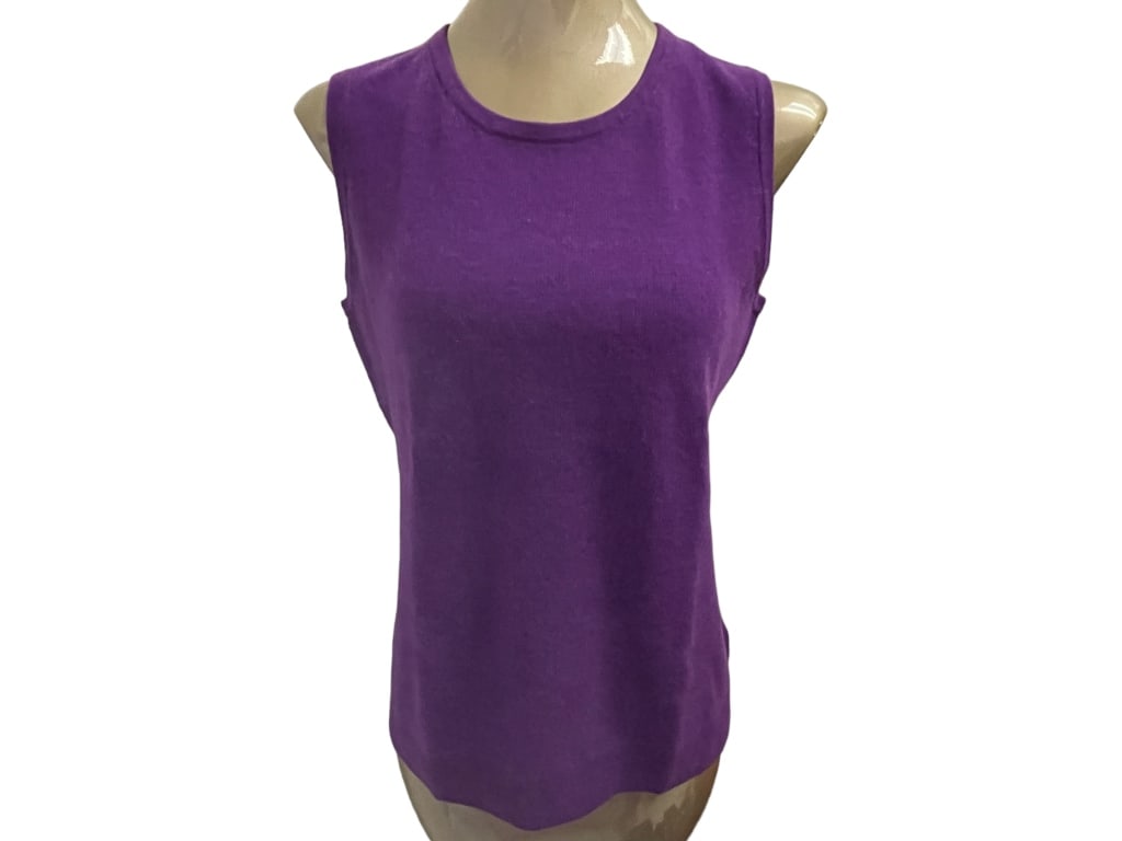 NEW BLOOMINGDALES CASHMERE SWEATER SZ: L: NEW BLOOMINGDALES CASHMERE SLEEVELESS PULLOVER SWEATER-SIZE: L -NEW -JR BTQ 01/17 Bidders may pick up their items from the auction-house or have their items shipped. Appointments are required for loca