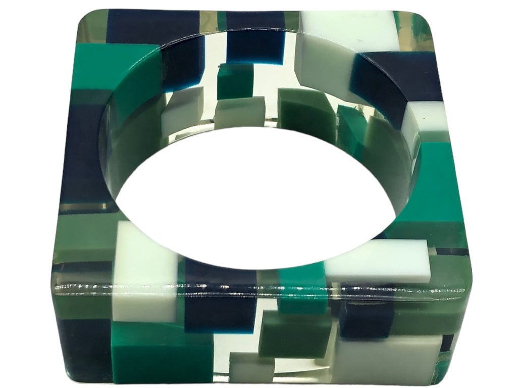 VINTAGE CHUNKY ACRYLIC MID CENTURY LUCITE BRACELET (1 of 3)
