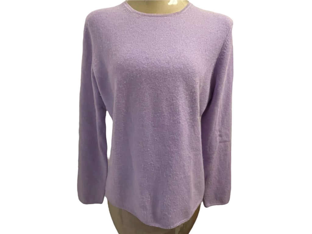 CHARTER CLUB CASHMERE SWEATER SZ:L: -CHARTER CLUB CASHMERE SWEATER -SIZE:L -PREOWNED CONDITION-JR BTQ 01/17 Bidders may pick up their items from the auction-house or have their items shipped. Appointments are required for local pickups.