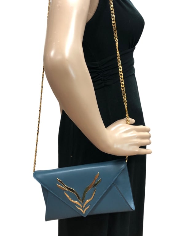NEW GEORGE ANGELOPOULOS "ISSY" PURSE $1350: - NEW GEORGE ANGELOPOULOS "ISSY" PURSE $1350 - MADE IN ITALY | COMES WITH DUSTBAG AND TAG- DETACHABLE STRAP FOR CLUTCH LOOK- GF 11/7/23 Bidders may pick up their items from the auction-house or have t