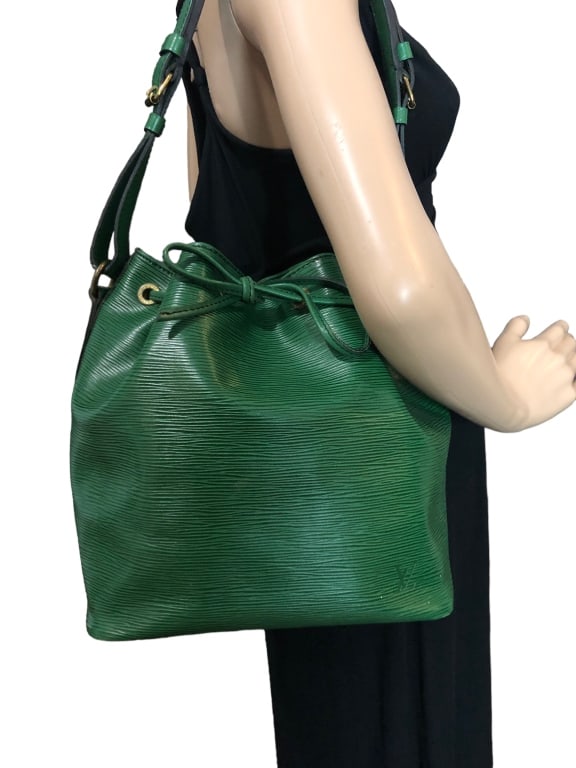 LOUIS VUITTON NOE GREEN LEATHER SHOULDER BAG (1 of 5)
