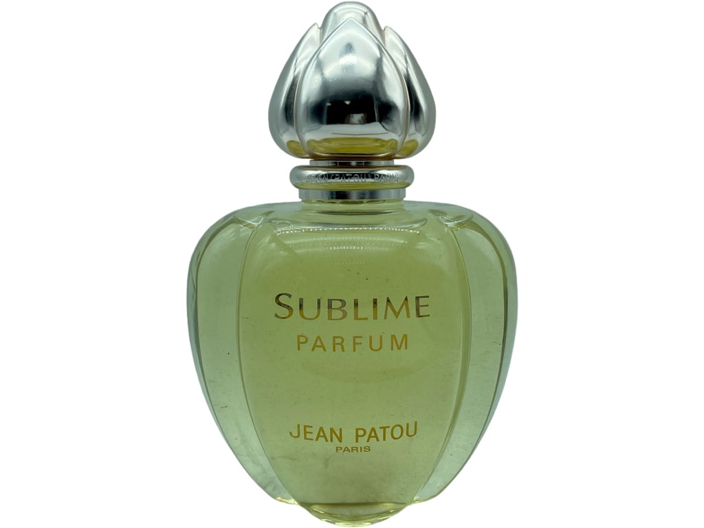 JEAN PATOU SUBLIME FACTICE PERFUME BOTTLE 12": -JEAN PATOU LARGE SUBLIME FACTICE PERFUME BOTTLE -SIZE:12" X 8" -VERY GOOD CONDITION -JR BTQ 01/19 Bidders may pick up their items from the auction-house or have their items shipped. Appointments are 