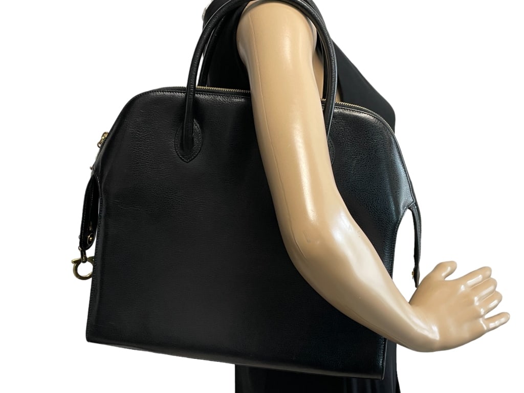 FERRAGAMO BLACK PATENT LEATHER HANDBAG 13" (1 of 7)