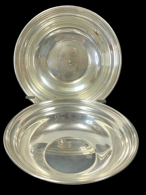 PAIR OF GORHAM STERLING SILVER BOWLS178G: PAIR OF GORHAM STERLING SILVER BOWLS-5.5" DIAMETER EACH-178 GRAMS TOTAL WEIGHT-VERY GOOD PRE OWNED CONDITION-DP22924
