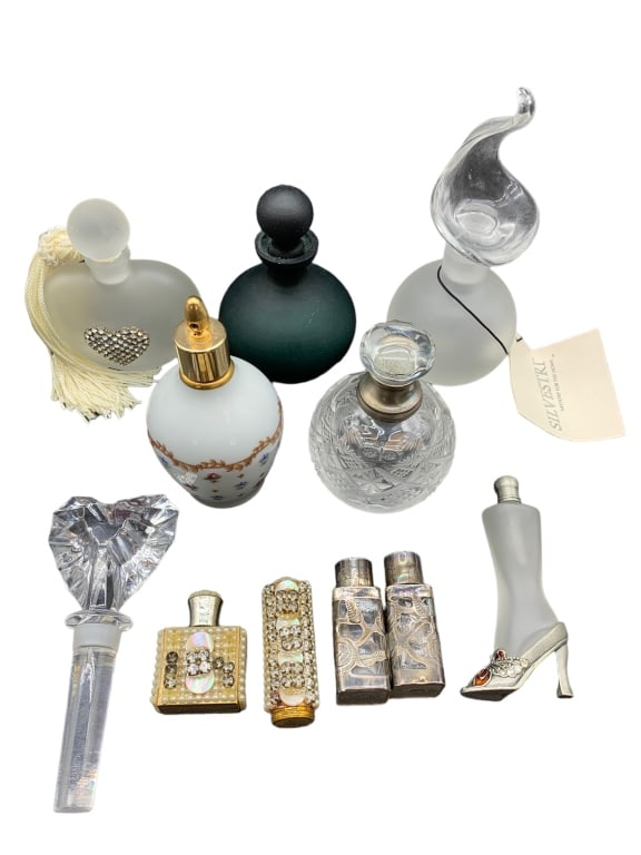 VINTAGE PERFUME BOTTLE AND ACCESSORY LOT (1 of 6)