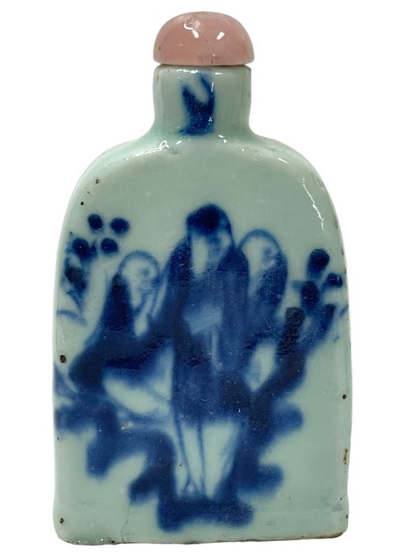 ANTIQUE CHING DYNASTY BLUE  & WHITE SNUFF BOTTLE (1 of 7)