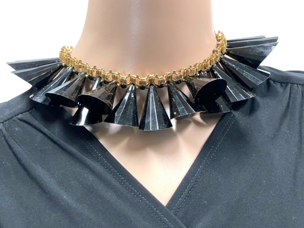 VINTAGE CONE BIB COLLAR NECKLACE 14" (1 of 7)