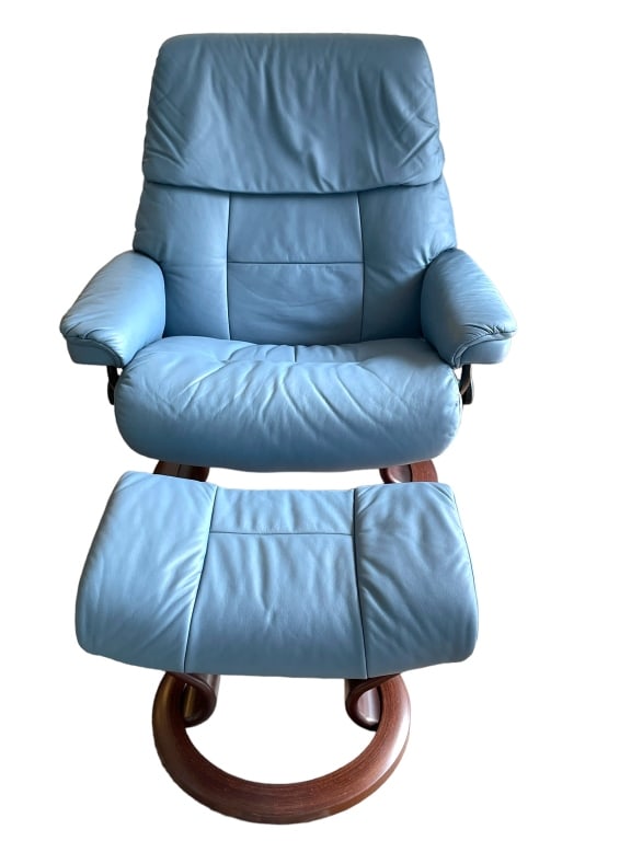 EKORNES LEATHER LOUNGE CHAIR & OTTOMAN (1 of 8)