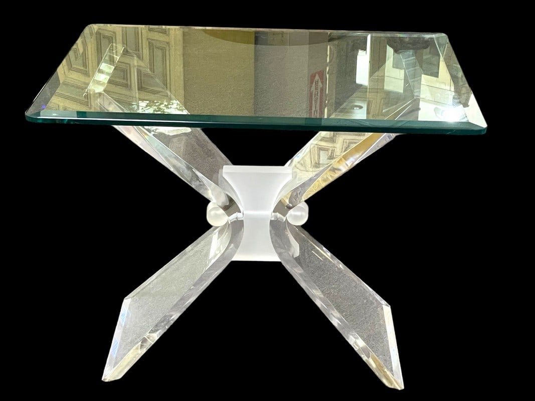 MID CENTURY MODERN LUCITE SIDE TABLE 27" (1 of 8)