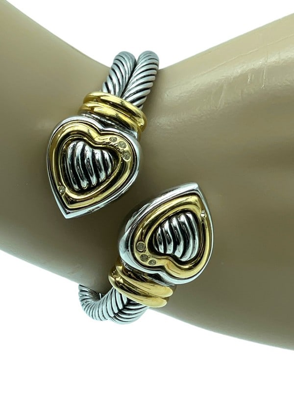 DAVID YURMAN STYLE SILVER TWIST HEART BRACELET: DAVID YURMAN STYLE SILVER TWIST HEART BRACELET-VERY GOOD PRE OWNED CONDITION-DP31324 This item can qualify for in-house shipping. Please contact us if you would like to use this service after win