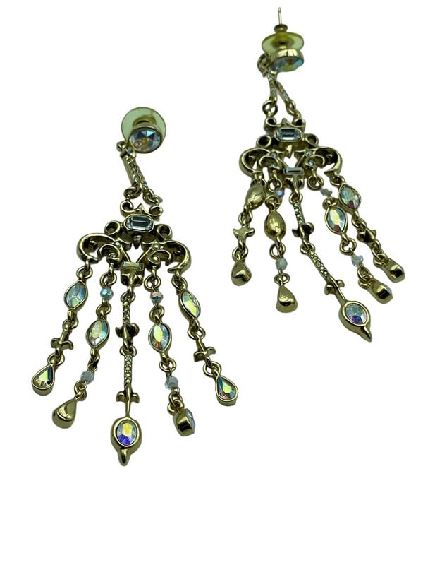 GERARD YOSCA STYLE FILIGREE DANGLE EARRINGS 3": GERARD YOSCA STYLE FILIGREE DANGLE PIERCED EARRINGS-3" DANGLE-VERY GOOD PRE OWNED CONDITION-DP31424 This item can qualify for in-house shipping. Please contact us if you would like to use this se