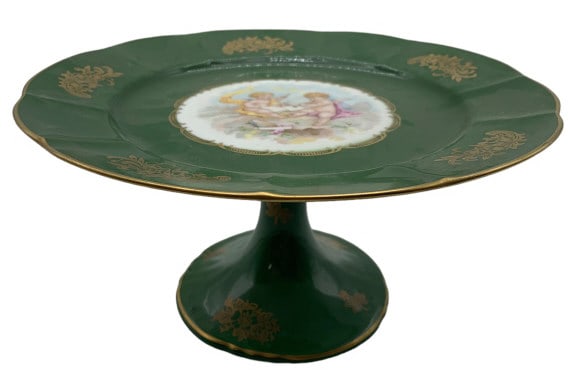 LIMOGES EDITION D' ART PORCELAIN CAKE PEDESTAL 10": EDITION D' ART A TIRAGE RESERVE SUR PORCELAIN DE COULEUVRE DE LIMOGES FRANCE CAKE PEDESTAL-GOOD PREOWNED CONDITION, 1 SMALL CHIP SEE PICTURES-SIZE: 5" X 10" APPROX-ST TT 3/7/24 Bidders may pick up the