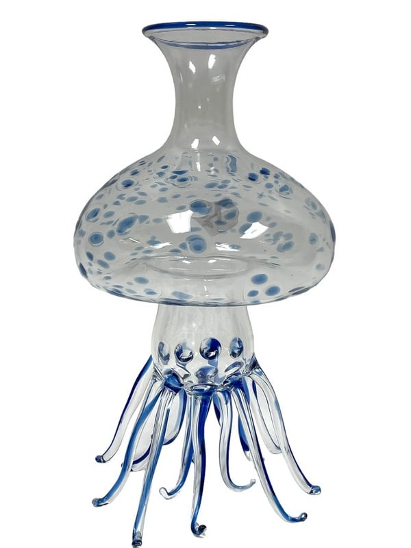 MASSIMO LUNARDON BLUE JELLYFISH GLASS DECANTER 12": MASSIMO LUNARDON BLUE JELLYFISH ART GLASS WINE DECANTER | MURANO ART GLASS -SIGNED ON BOTTOM-12" X 7" DIAMETER APPROX-VERY GOOD PRE OWNED CONDITION-DP31924 Bidders may pick up their items from the auc