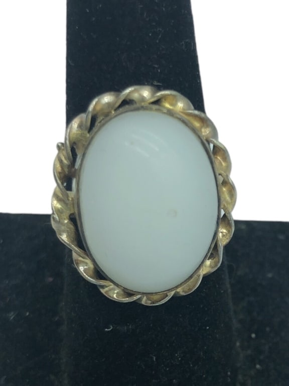 MILKY QUARTZ & STERLING SILVER WOMAN'S RING SZ 9 (1 of 3)