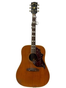 1967-1968 GIBSON HUMMING BIRD ACOUSTIC GUITAR