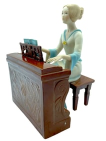 GOEBEL BY LASZLO ISPANKY PORCELAIN STATUE 8"