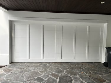 LIFT MASTER GARAGE DOOR WHITE