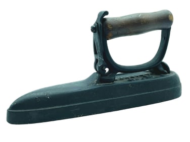 VINTAGE HEAVY SMALL PRESS IRON 8"