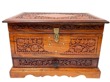 VINTAGE WOOD CARVED KEEPSAKE JEWEL BOX 18"