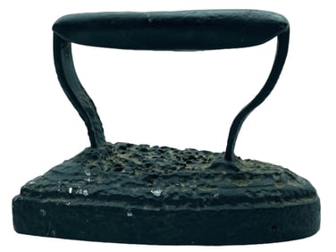 VINTAGE HEAVY SMALL PRESS IRON 6"