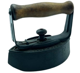 VINTAGE HEAVY SMALL PRESS IRON 6"