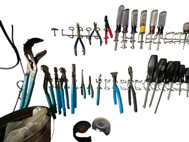 LARGE LOT OF ASSORTED HAND TOOLS AND HOLDERS