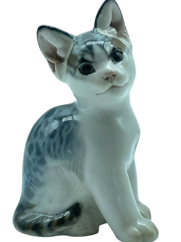 ROSENTHAL PORCELAIN KITTEN FIGURINE 5": ROSENTHAL THEODORE KARNER KITTEN PORCELAIN FIGURINE-5" H APPROX-VERY GOOD PRE OWNED CONDITION-DP4524 Bidders may pick up their items from the auction-house or have their items shipped. Appointments ar