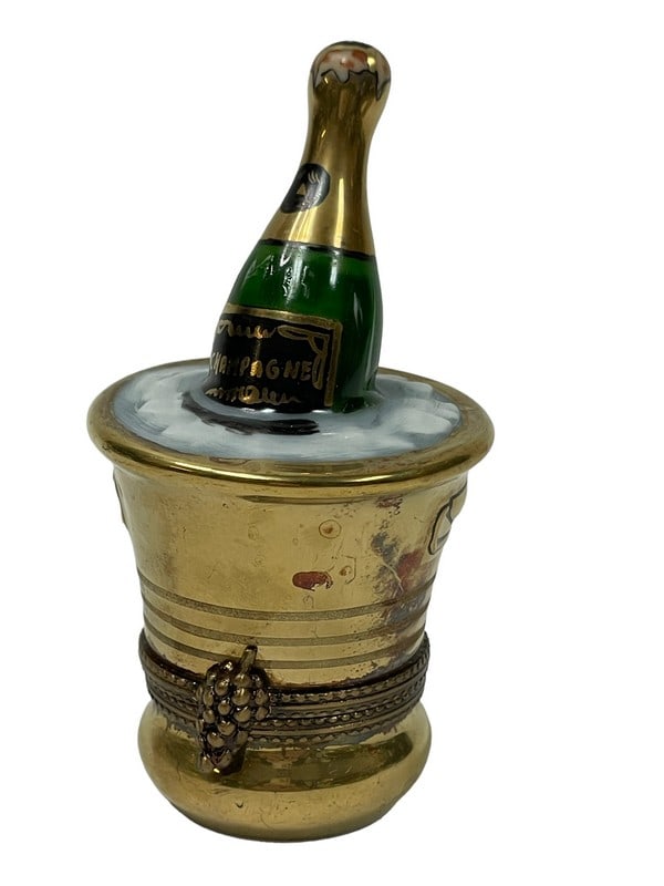 VINTAGE LIMOGE PORCELAIN CHAMPAGNE TRINKET BOX: VINTAGE FRENCH LIMOGE PEINT MAIN PORCELAIN CHAMPAGNE BOTTLE AND BUCKET TRINKET BOX -VERY GOOD PRE OWNED CONDITION-DP41124