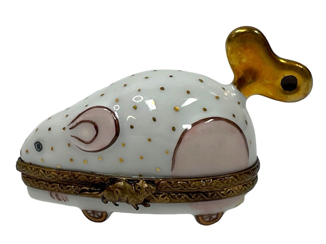 FRENCH LIMOGES WIND UP MOUSE TOY TRINKET BOX: FRENCH LIMOGES PEINT MAIN WIND UP MOUSE TOY TRINKET BOX -VERY GOOD PRE OWNED CONDITION-DP41124