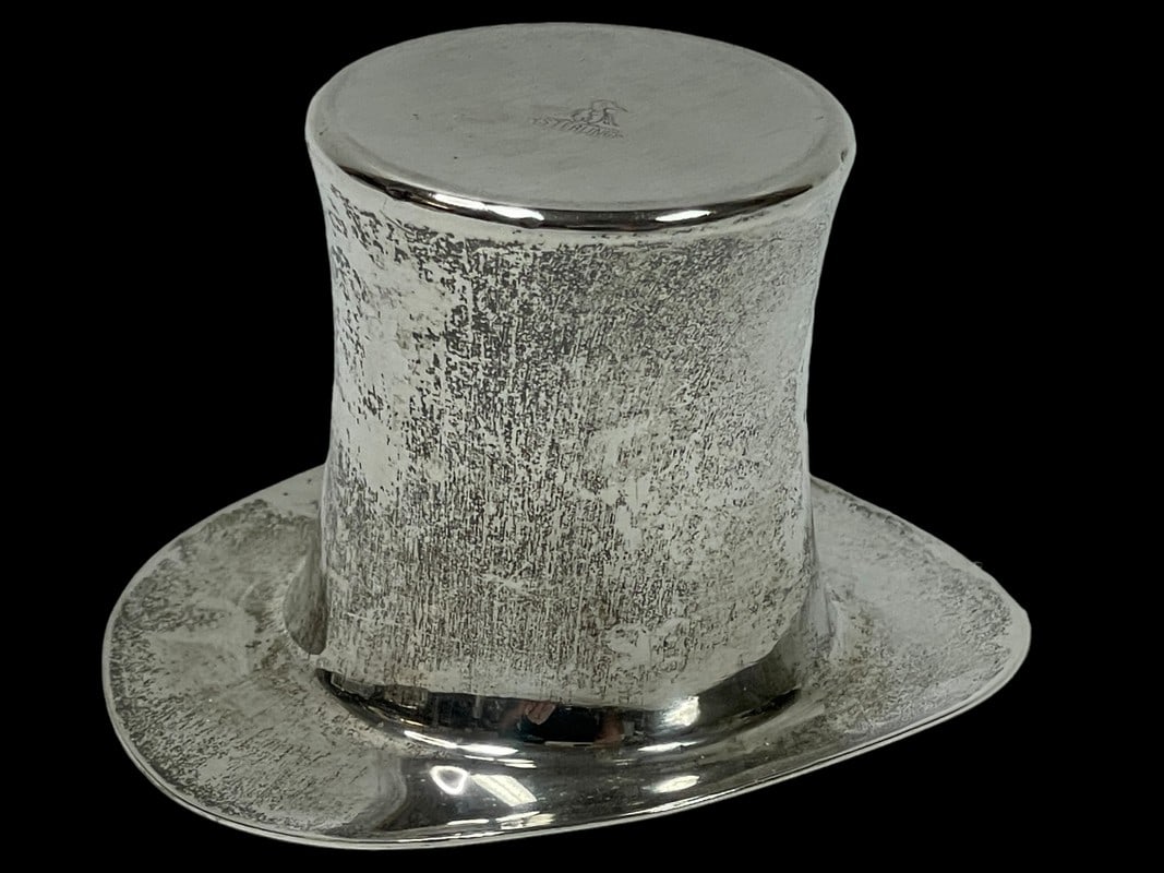 STERLING SILVER TOP HAT SHOT GLASS 75.8 G: VINTAGE FTG STERLING SILVER TOP HAT SHOT GLASS TOOTHPICK HOLDER-75.8 GRAMS-VERY GOOD PRE OWNED CONDITION, TARNISH-DP41124