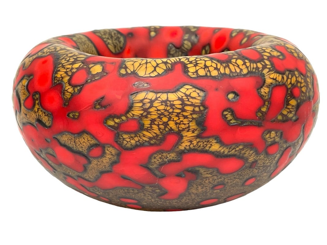 SCOTT GAMBLE ART GLASS BOWL 8": SCOTT GAMBLE ART GLASS BOWL-5" X 8" DIAMETER APPROX-VERY GOOD PRE OWNED CONDITION-DP31924 Bidders may pick up their items from the auction-house or have their items shipped. Appointments are required 