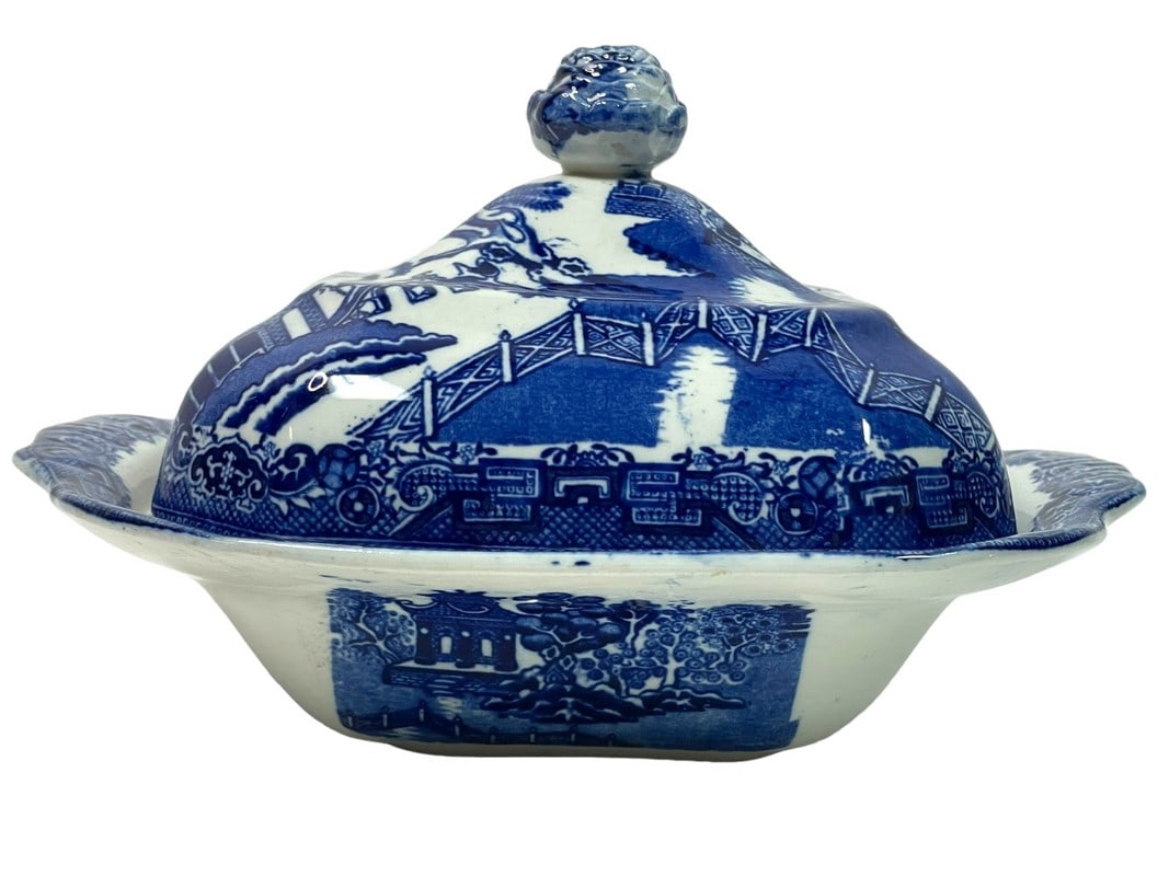 VTG BAKER & CO. "BLUE WILLOW" COVERED CASSEROLE (1 of 8)