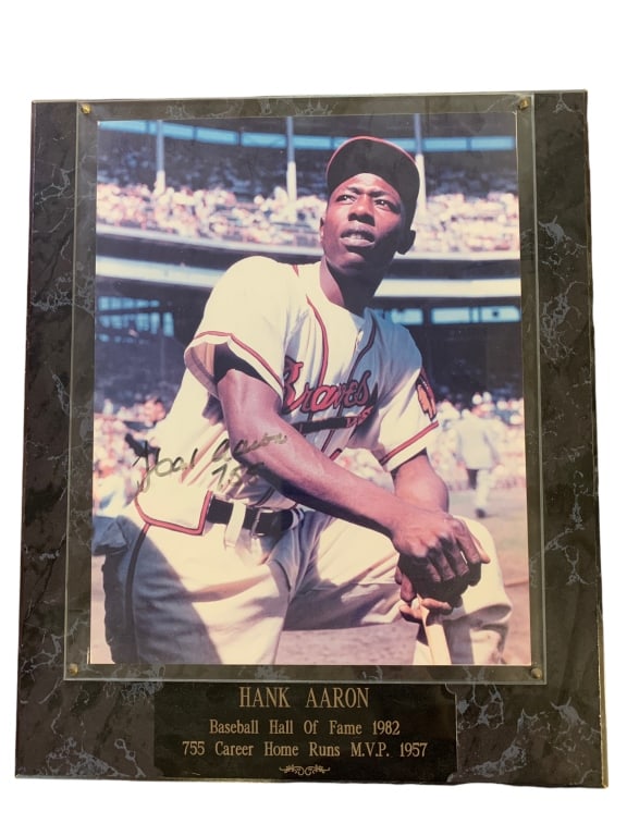 HANK AARON AUTOGRAPHED COLLECTOR PLAQUE (1 of 5)