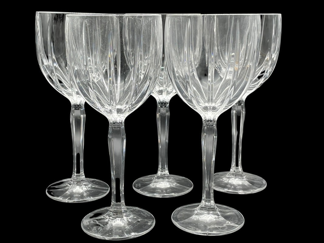 SET OF 5 WATERFORD MARQUIS STEMWARE WINE GLASSES: SET OF 5 WATERFORD MARQUIS ONEGA STEMWARE WINE GLASSES -9" HEIGHT APPROX -VERY GOOD PRE OWNED CONDITION -DP42224
