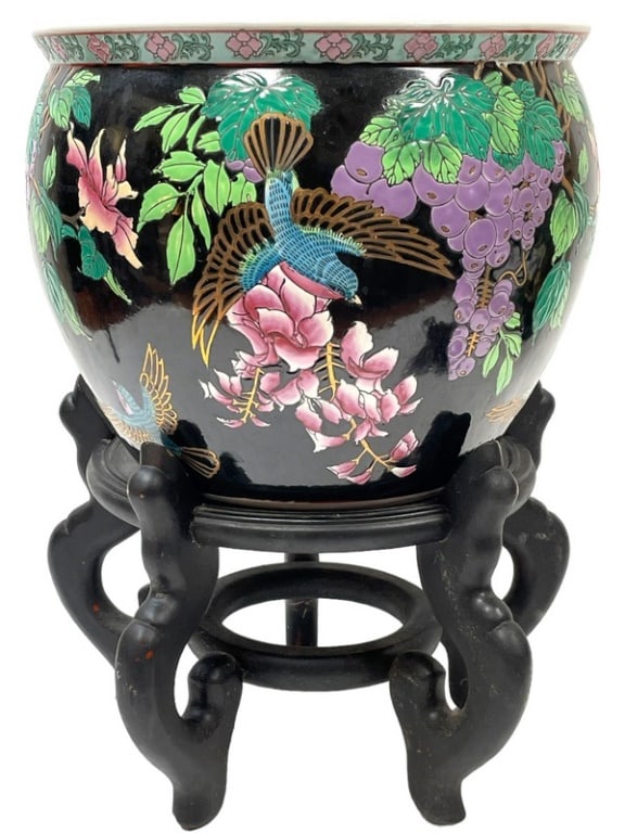 VTG FAMILLE NOIR PORCELAIN FOOTBATH PLANTER 10": VINTAGE FAMILLE NOIR PORCELAIN FOOTBATH PLANTER -10" X 12" TO PLANTER -VERY GOOD PRE OWNED CONDITION -DP42924