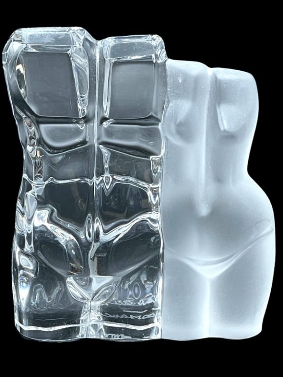 DAUM FRANCE CRYSTAL MAN AND WOMAN SCULPTURE 3": DAUM FRANCE CRYSTAL MAN AND WOMAN SCULPTURE -3" APPROX -VERY GOOD PRE OWNED CONDITION -DP42924