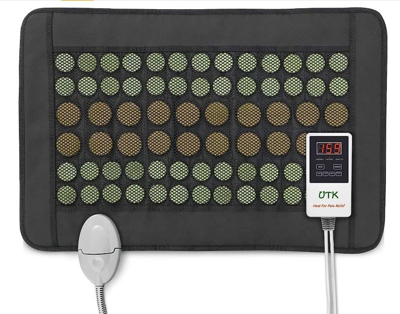 UTK HEATING PAD FOR BACK INFRARED NATURAL JADE: UTK HEATING PAD FOR BACK, FAR INFRARED NATURAL JADE AND TOURMALINE HEATING PAD, SMART CONTROLLER WITH MEMORY FUNCTION, AUTO SHUT OFF -VERY GOOD PRE OWNED CONDITION, WITH CARRYING CASE -DP5124ST